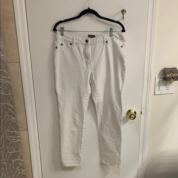 Tommy Hilfiger Denim - Vince Camuto White Denim Jeans in Sz 10